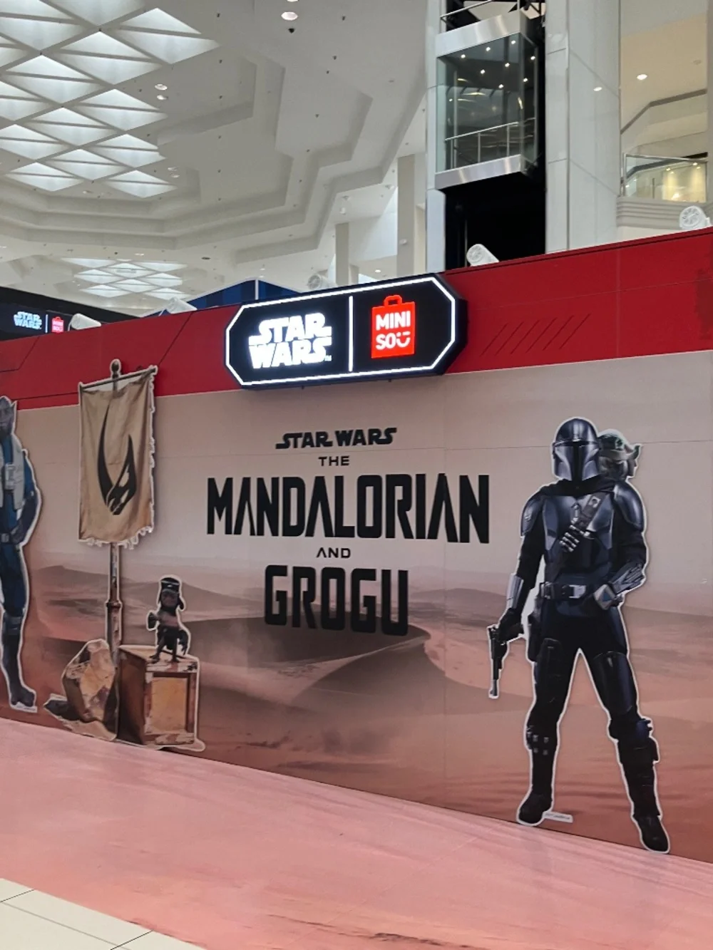 Miniso x Star Wars Darth Vader Clogs - Picture 11 of 11